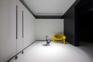 全屋裝修走廊黑白色調(diào)過道設(shè)計(jì)天花鏤空效果