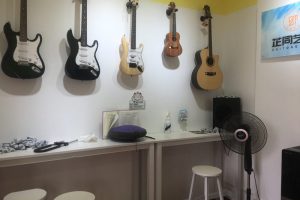 音樂教室裝修效果圖簡易現(xiàn)代風(fēng)懸掛收納設(shè)計圖