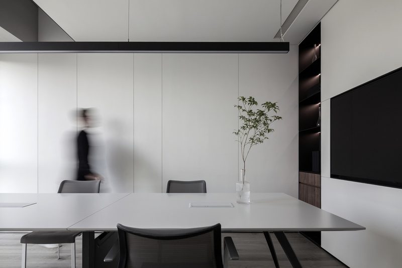 南山區(qū)弘毅大廈簡約風(fēng)格辦公室設(shè)計(jì)案例會(huì)議室