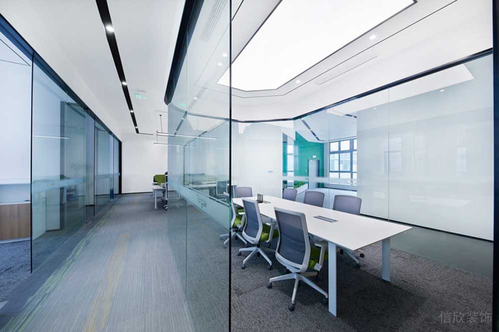 深圳市龍華區(qū)鴻榮源天俊現(xiàn)代簡(jiǎn)約風(fēng)格辦公室裝修燈光效果