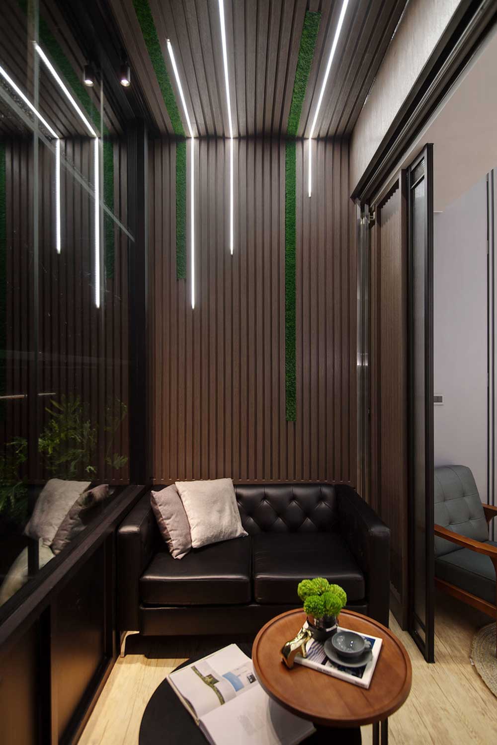 寶安華僑城瑞灣府簡(jiǎn)約風(fēng)格辦公室裝修黑色皮革沙發(fā) 寶安華僑城瑞灣府簡(jiǎn)約風(fēng)格辦公室裝修黑色皮革沙發(fā)