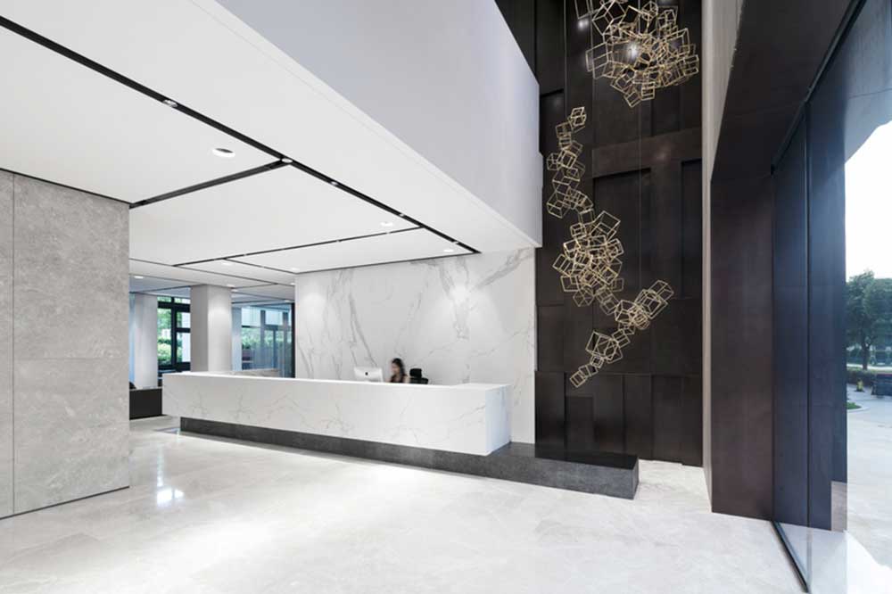 大鵬新區(qū)鑫園廣場現(xiàn)代風格辦公室裝修大堂 大鵬新區(qū)鑫園廣場現(xiàn)代風格辦公室裝修大堂