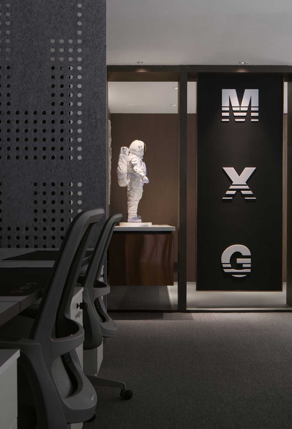 龍華區(qū)恒大時尚慧谷大廈簡約風(fēng)格辦公室裝修設(shè)計(jì)藝術(shù)雕塑 龍華區(qū)恒大時尚慧谷大廈簡約風(fēng)格辦公室裝修設(shè)計(jì)藝術(shù)雕塑