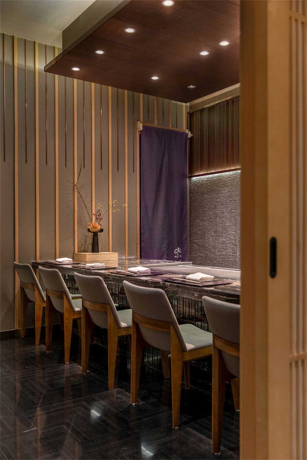 深圳寶安日式風(fēng)格壽司店裝修設(shè)計色彩構(gòu)成