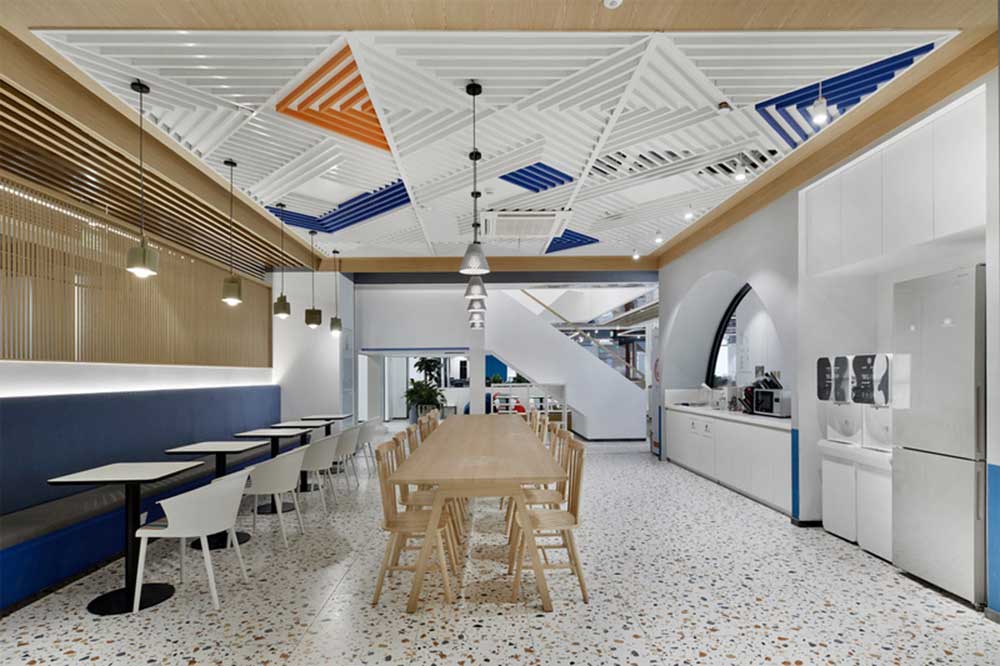 深圳龍華區(qū)華僑城北站壹號(hào)現(xiàn)代風(fēng)格辦公室裝修茶水間 深圳龍華區(qū)華僑城北站壹號(hào)現(xiàn)代風(fēng)格辦公室裝修茶水間