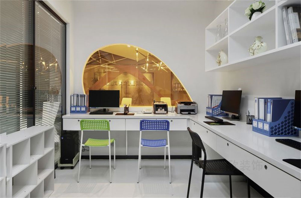 深圳市寶安區(qū)西鄉(xiāng)后視覺(jué)設(shè)計(jì)培訓(xùn)機(jī)構(gòu)內(nèi)部辦公區(qū) 深圳市寶安區(qū)西鄉(xiāng)后視覺(jué)設(shè)計(jì)培訓(xùn)機(jī)構(gòu)內(nèi)部辦公區(qū)