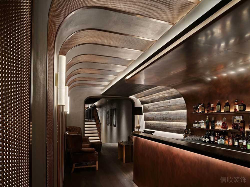 酒吧創(chuàng)意設(shè)計(jì)弧線現(xiàn)代造型鏤空金屬洞洞板天花創(chuàng)意水吧臺(tái)休息區(qū)