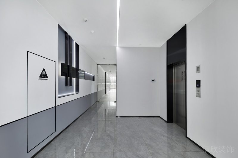 南山區(qū)訊美科技廣場(chǎng)現(xiàn)代風(fēng)格辦公室裝修過(guò)道