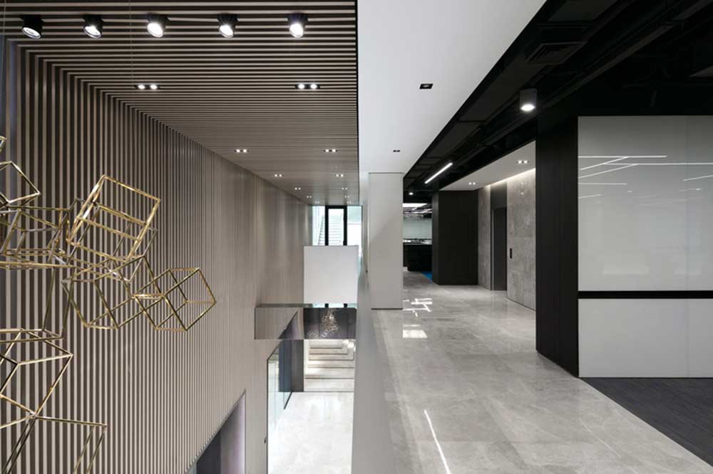 大鵬新區(qū)鑫園廣場現(xiàn)代風格辦公室裝修格柵天花 大鵬新區(qū)鑫園廣場現(xiàn)代風格辦公室裝修格柵天花