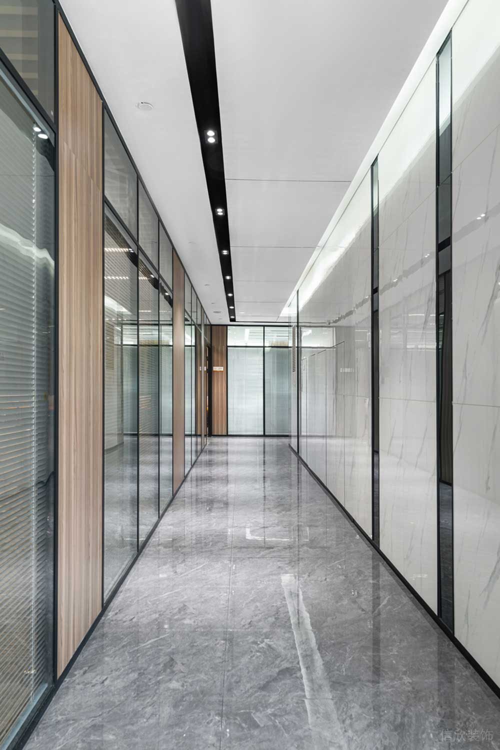 深圳羅湖區(qū)華潤大廈現(xiàn)代簡約風(fēng)格辦公室設(shè)計案例過道