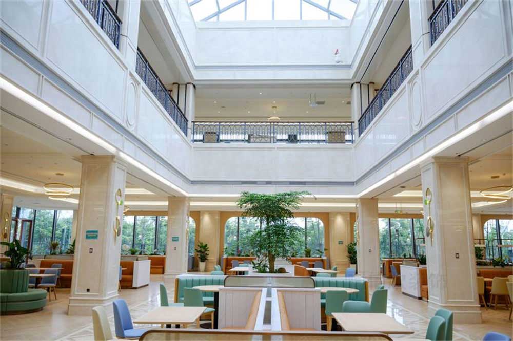 深圳龍華公司輕奢風員工餐廳裝修設(shè)計空間布局