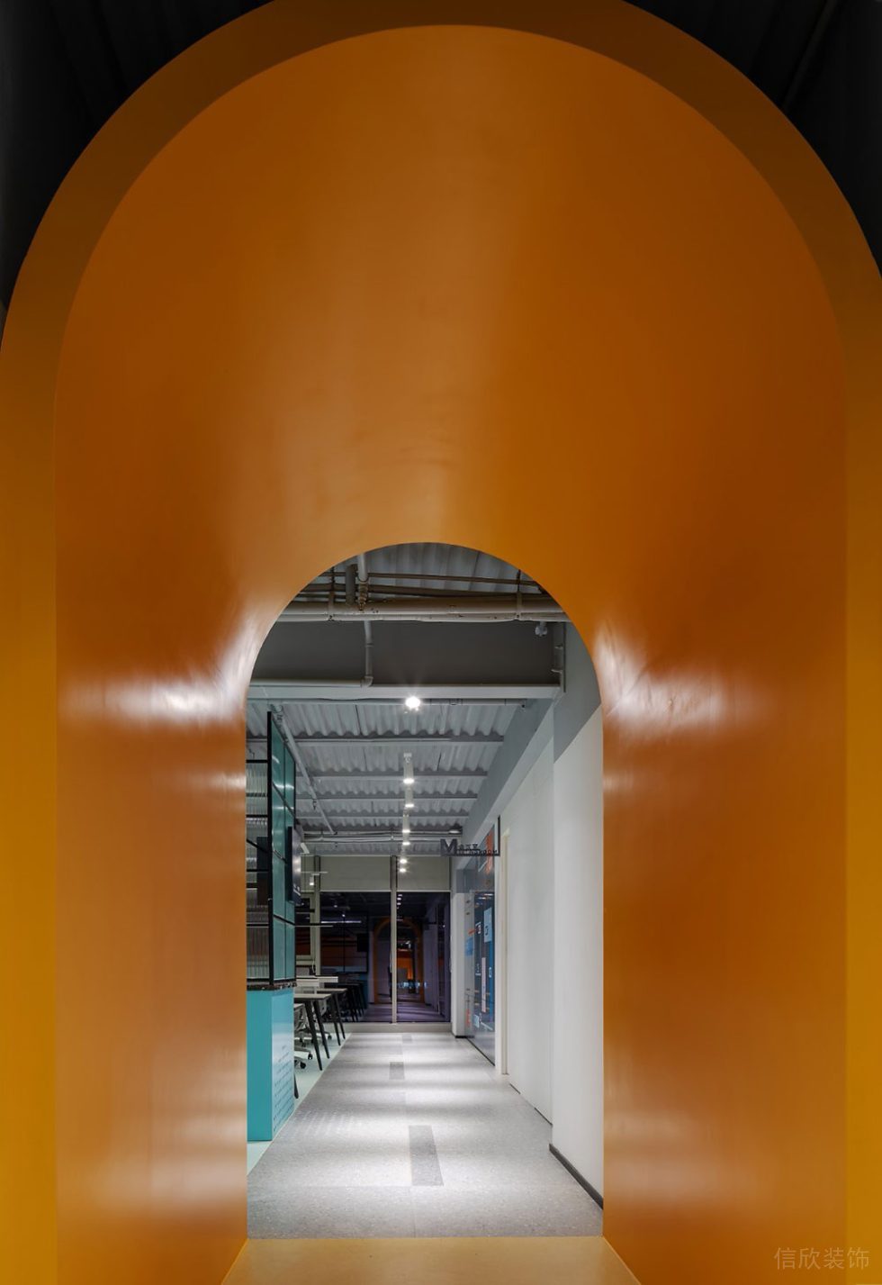 北歐工業(yè)風(fēng)辦公場(chǎng)所案例門廊空間設(shè)計(jì)裝修圖