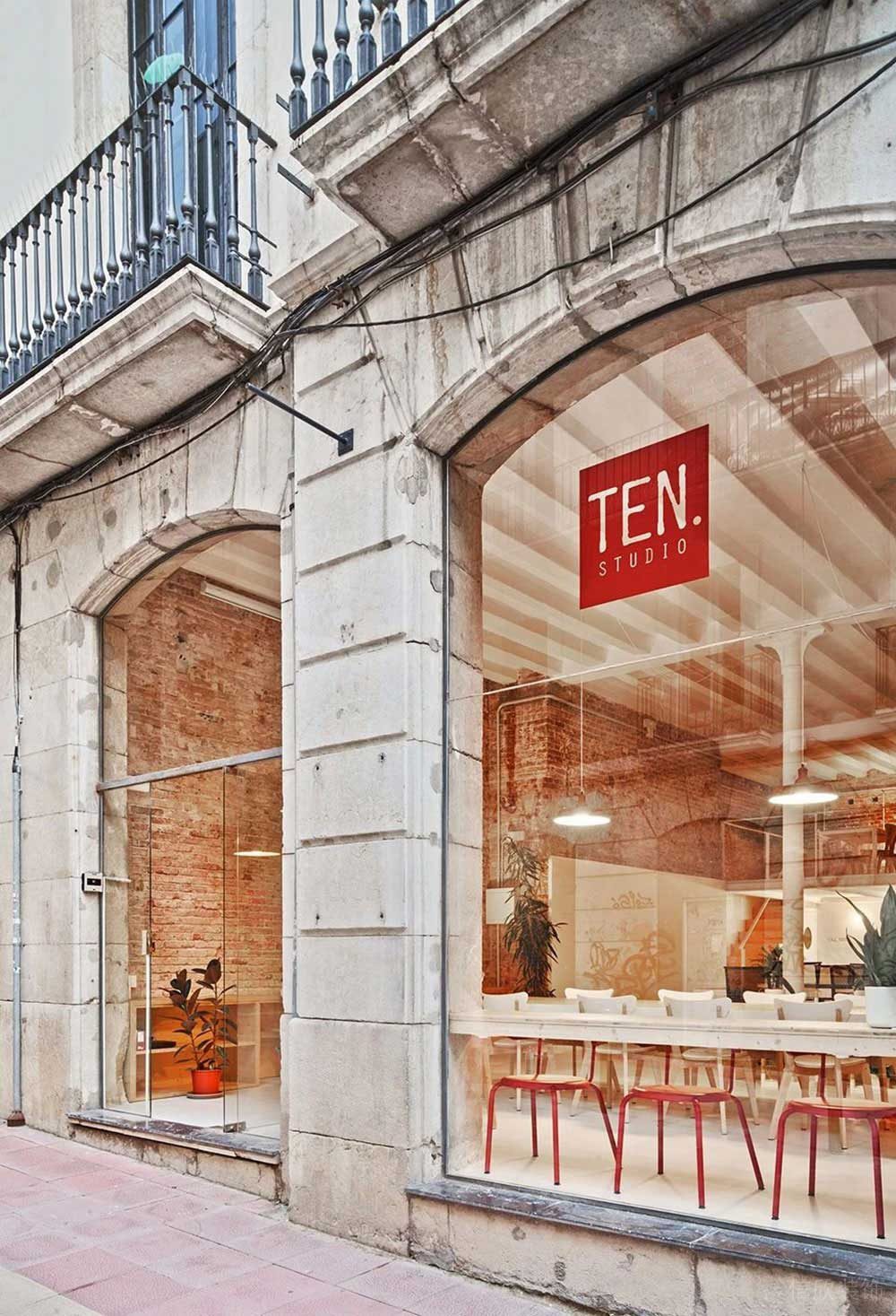 工業(yè)風辦公空間外立面設(shè)計案例實景圖