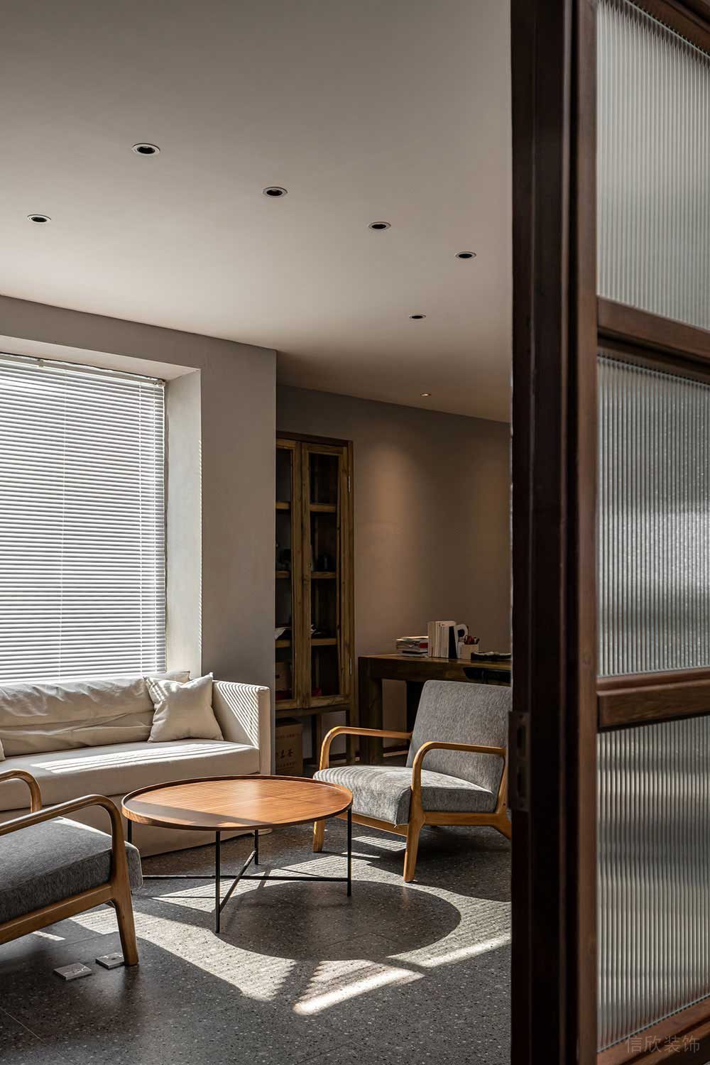 簡約新中式風(fēng)格辦公場所案例經(jīng)理辦公室設(shè)計(jì)裝修圖