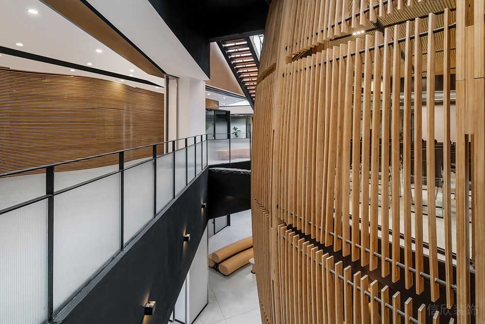 現(xiàn)代北歐風公共辦公室過道樓層過道裝修圖