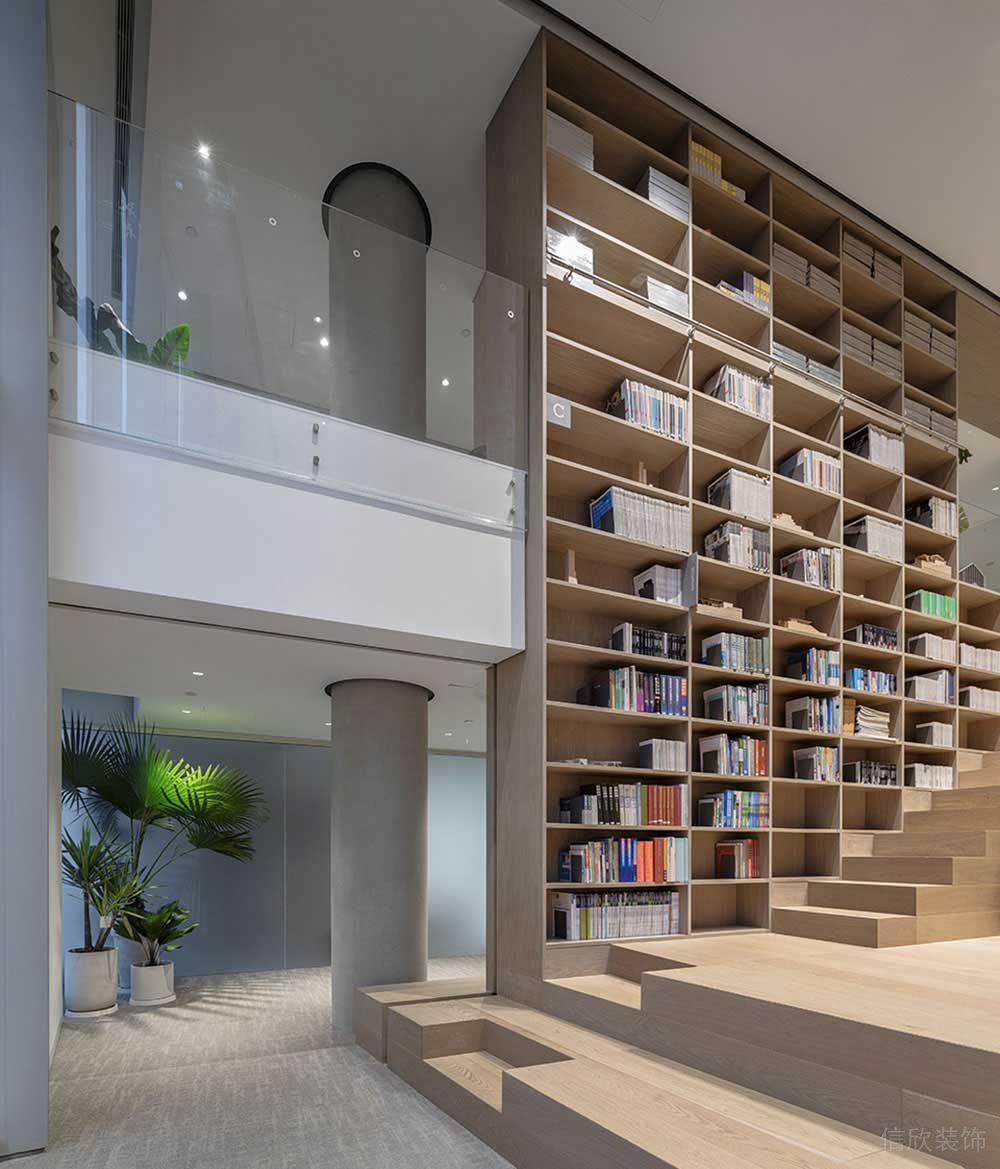 現(xiàn)代北歐風格商務辦公空間過廊休閑閱覽區(qū)裝修圖