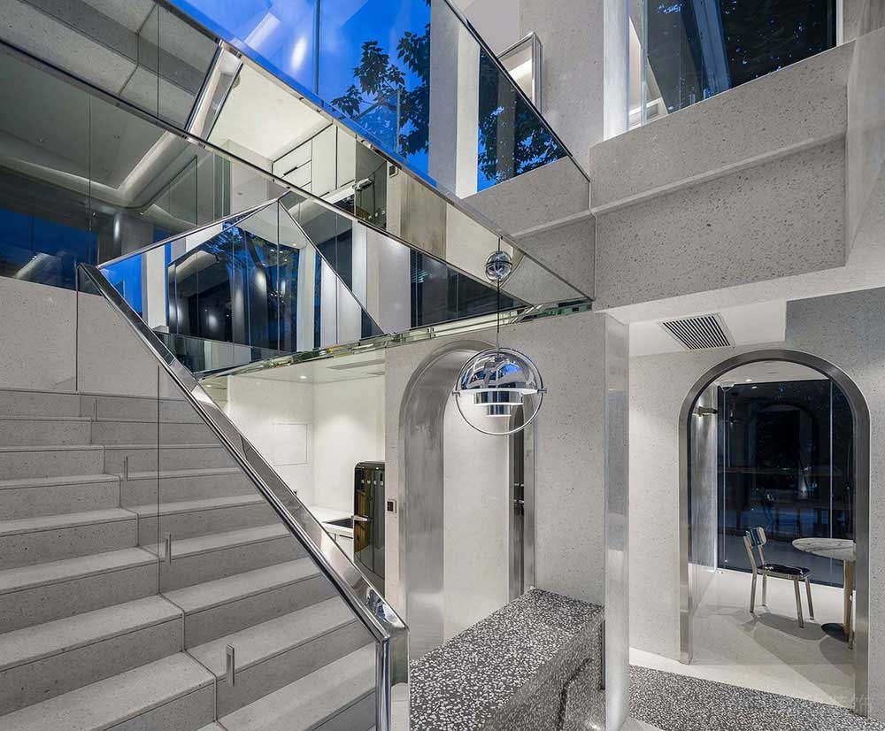 現(xiàn)代風(fēng)格辦公場(chǎng)所案例樓梯空間設(shè)計(jì)裝修圖