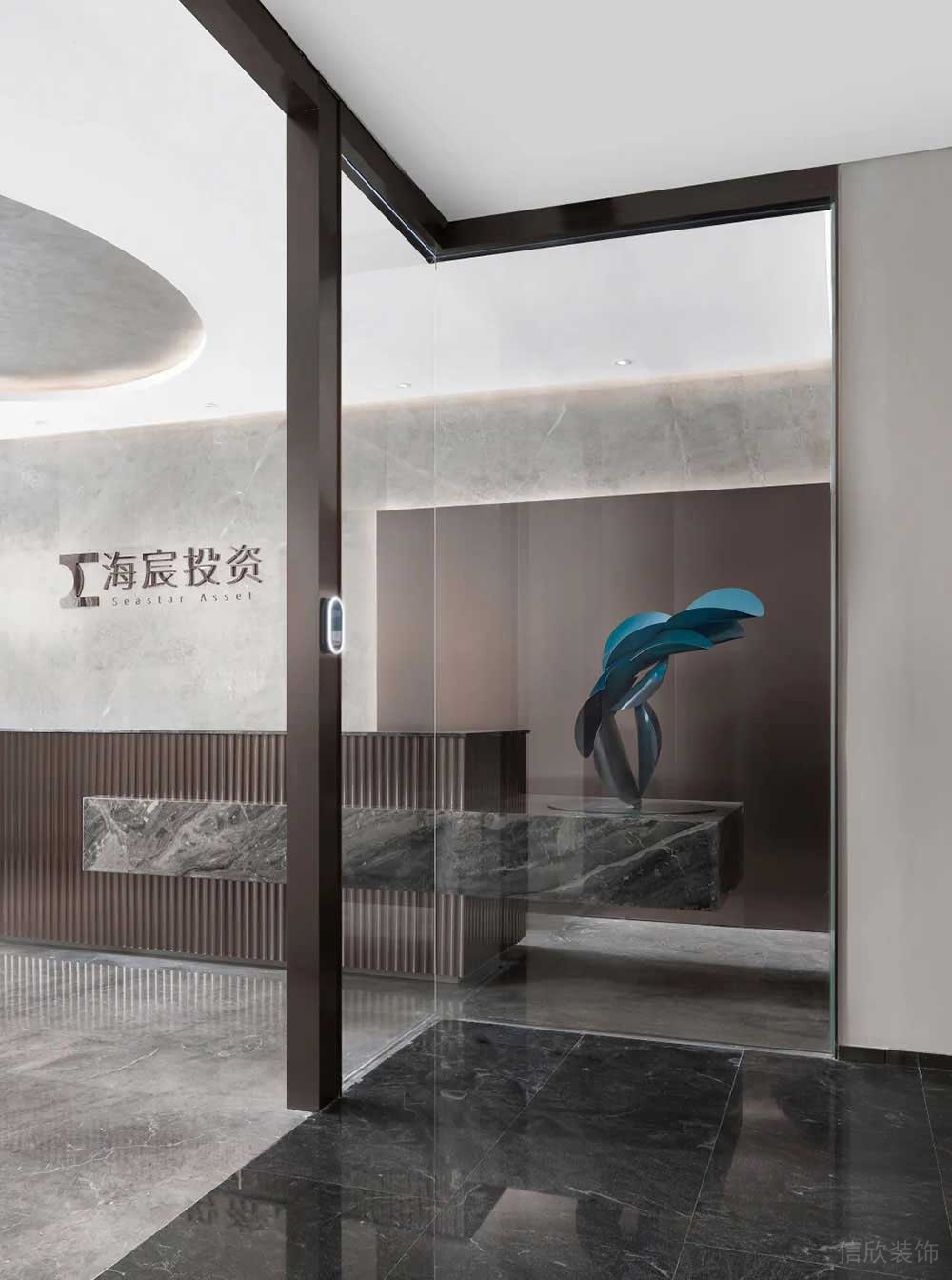 現(xiàn)代風(fēng)格辦公場(chǎng)所案例門廊空間設(shè)計(jì)裝修圖