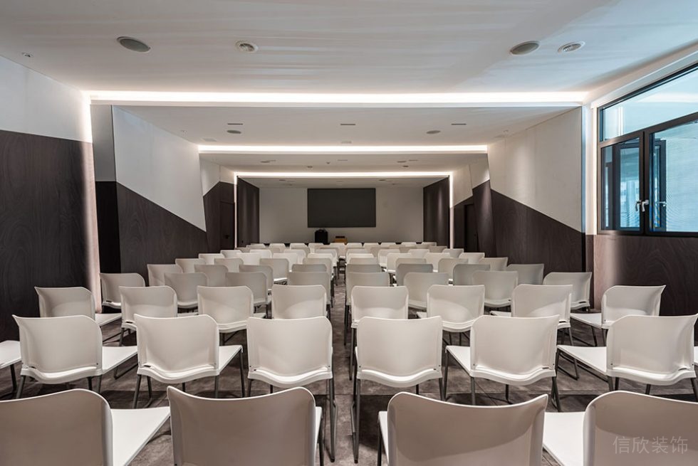 現(xiàn)代風格辦公空間培訓室設(shè)計裝修圖