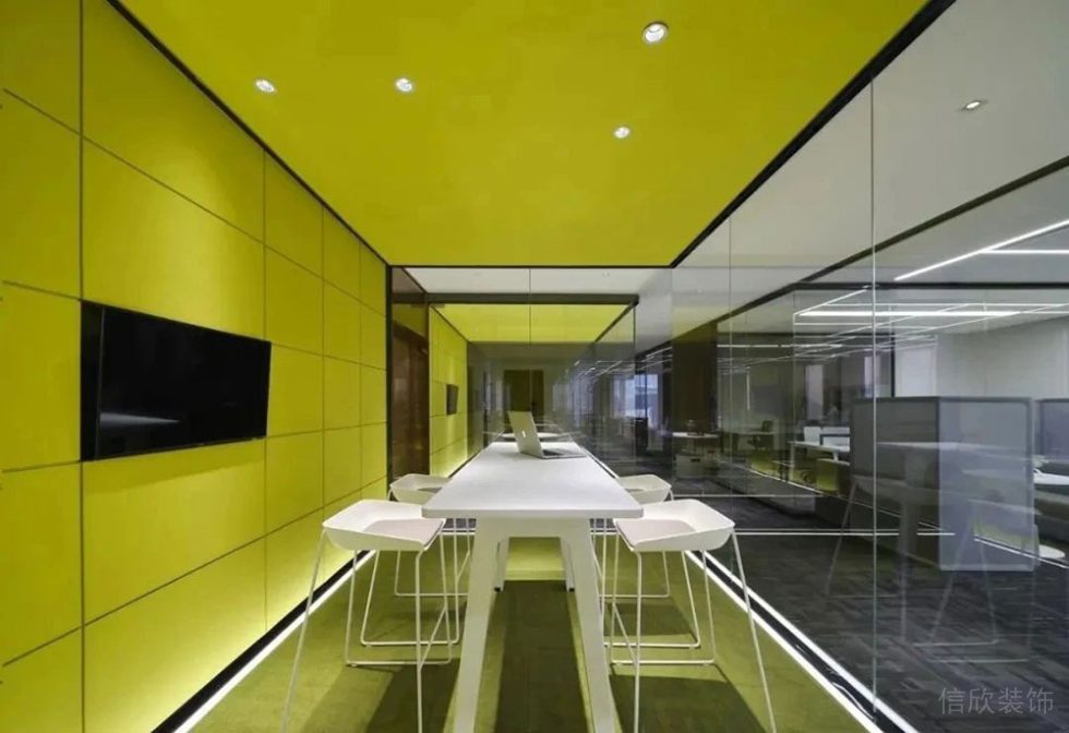 現(xiàn)代風(fēng)格辦公空間休閑室吧臺(tái)工作區(qū)裝修圖