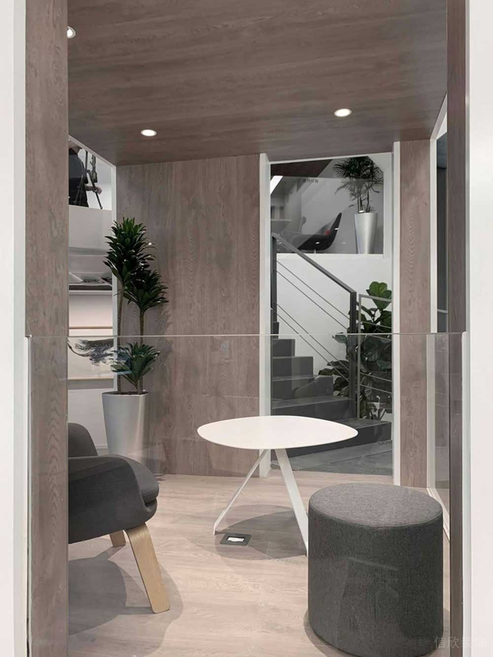 現(xiàn)代風格辦公室項目休閑洽談區(qū)空間裝修圖