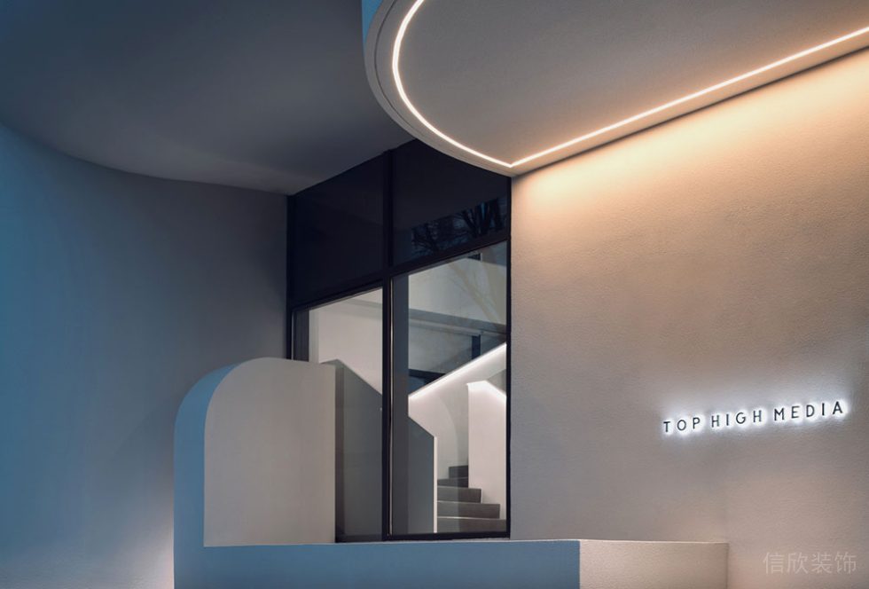 現(xiàn)代風格公共辦公室門廳裝修圖