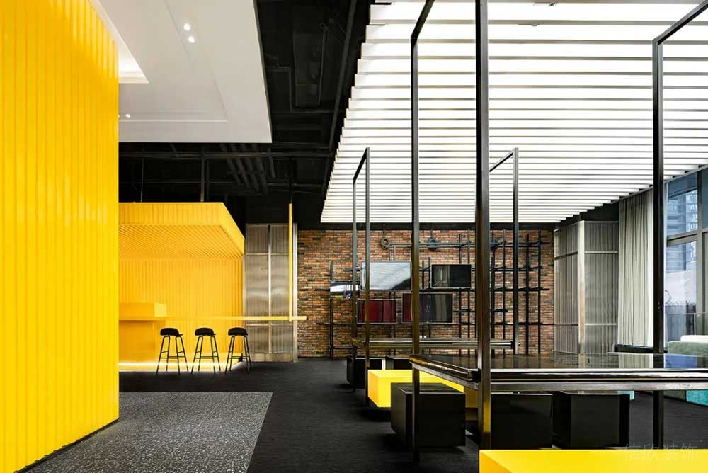 現(xiàn)代工業(yè)風(fēng)商務(wù)辦公空間多功能辦公區(qū)裝修圖