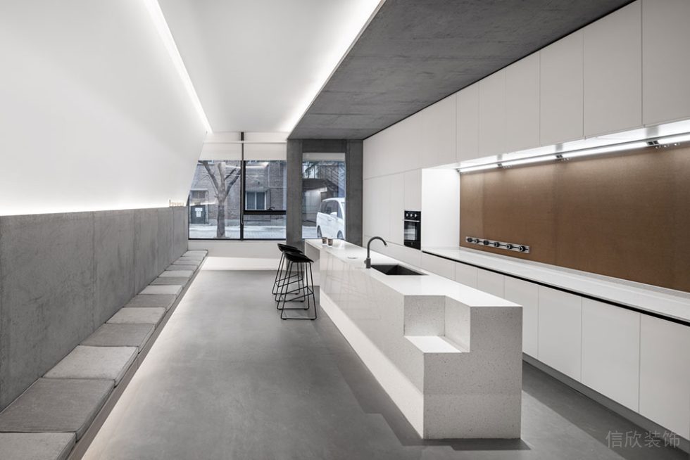 現(xiàn)代工業(yè)商務(wù)辦公空間茶水休息廳裝修圖