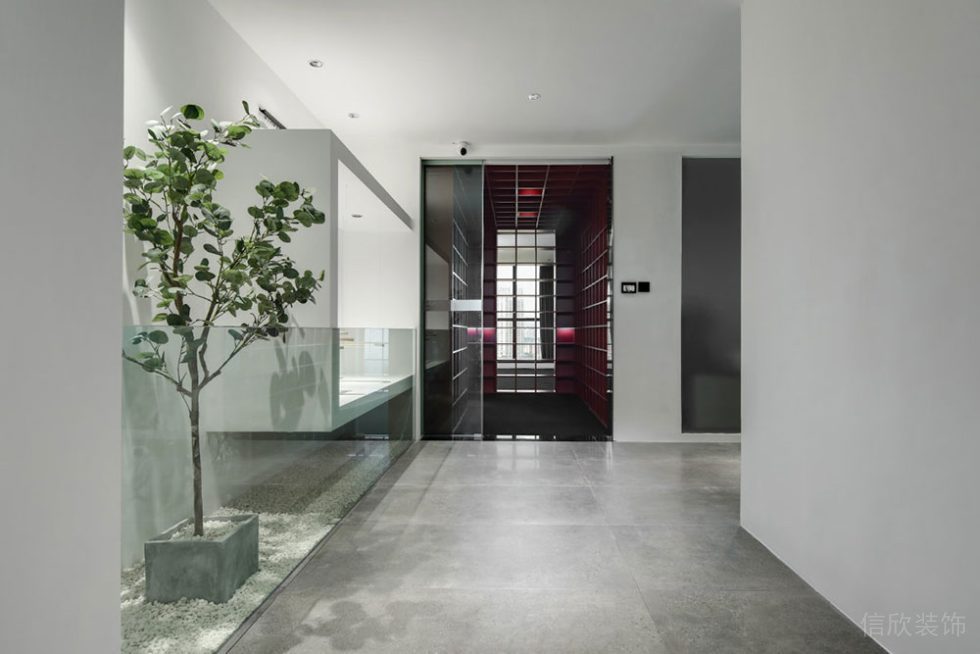 現(xiàn)代簡(jiǎn)約風(fēng)辦公室走廊綠植景觀區(qū)裝修圖