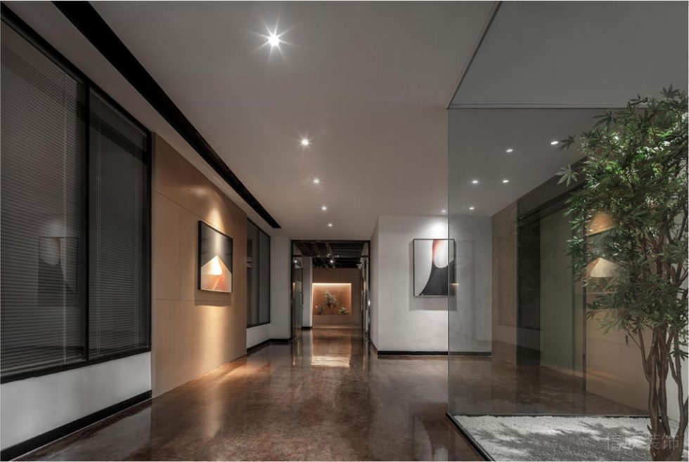 現(xiàn)代簡(jiǎn)約風(fēng)格辦公場(chǎng)所案例過(guò)道空間設(shè)計(jì)裝修圖