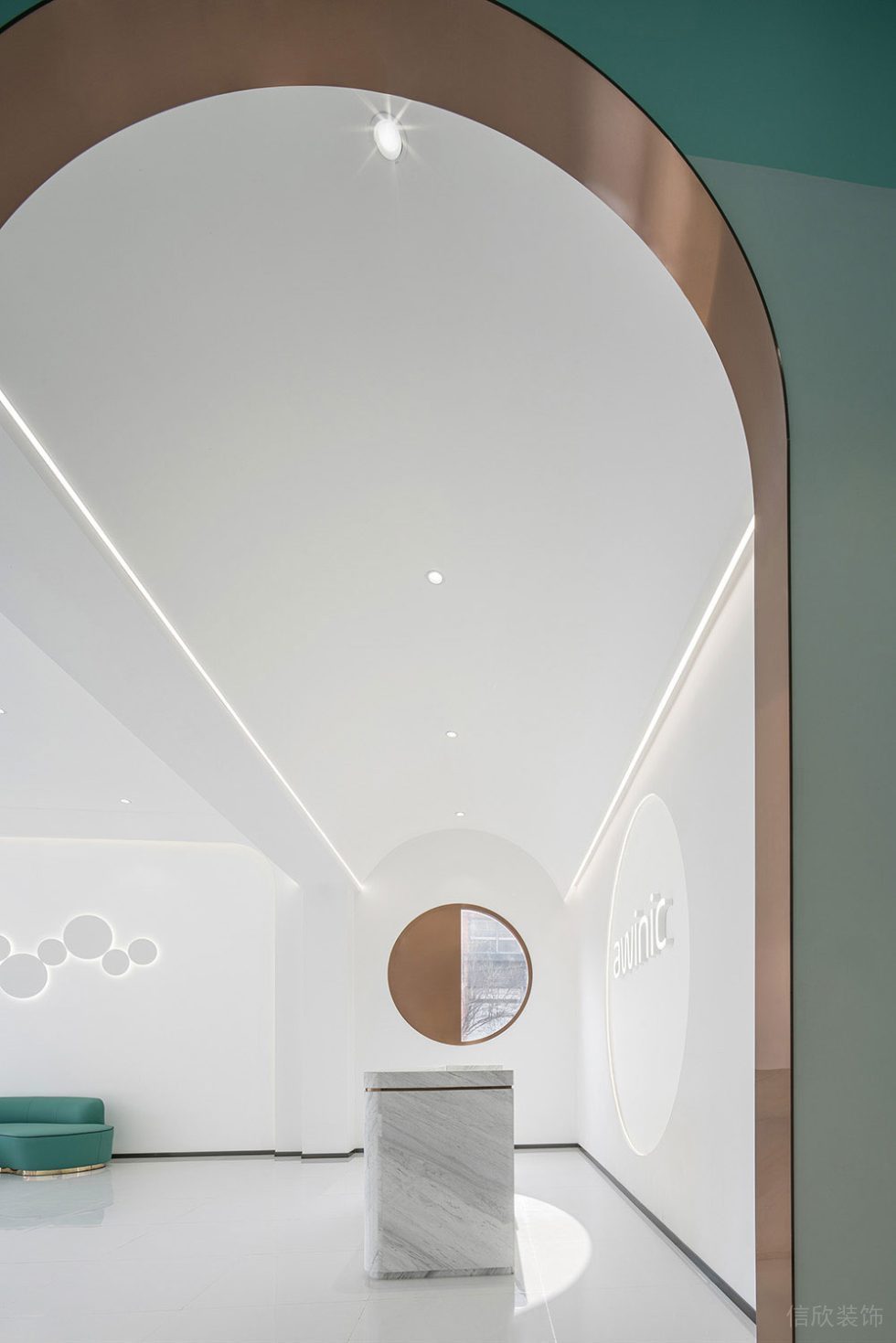 現(xiàn)代輕奢風(fēng)格商務(wù)辦公場所前臺會客廳裝修圖