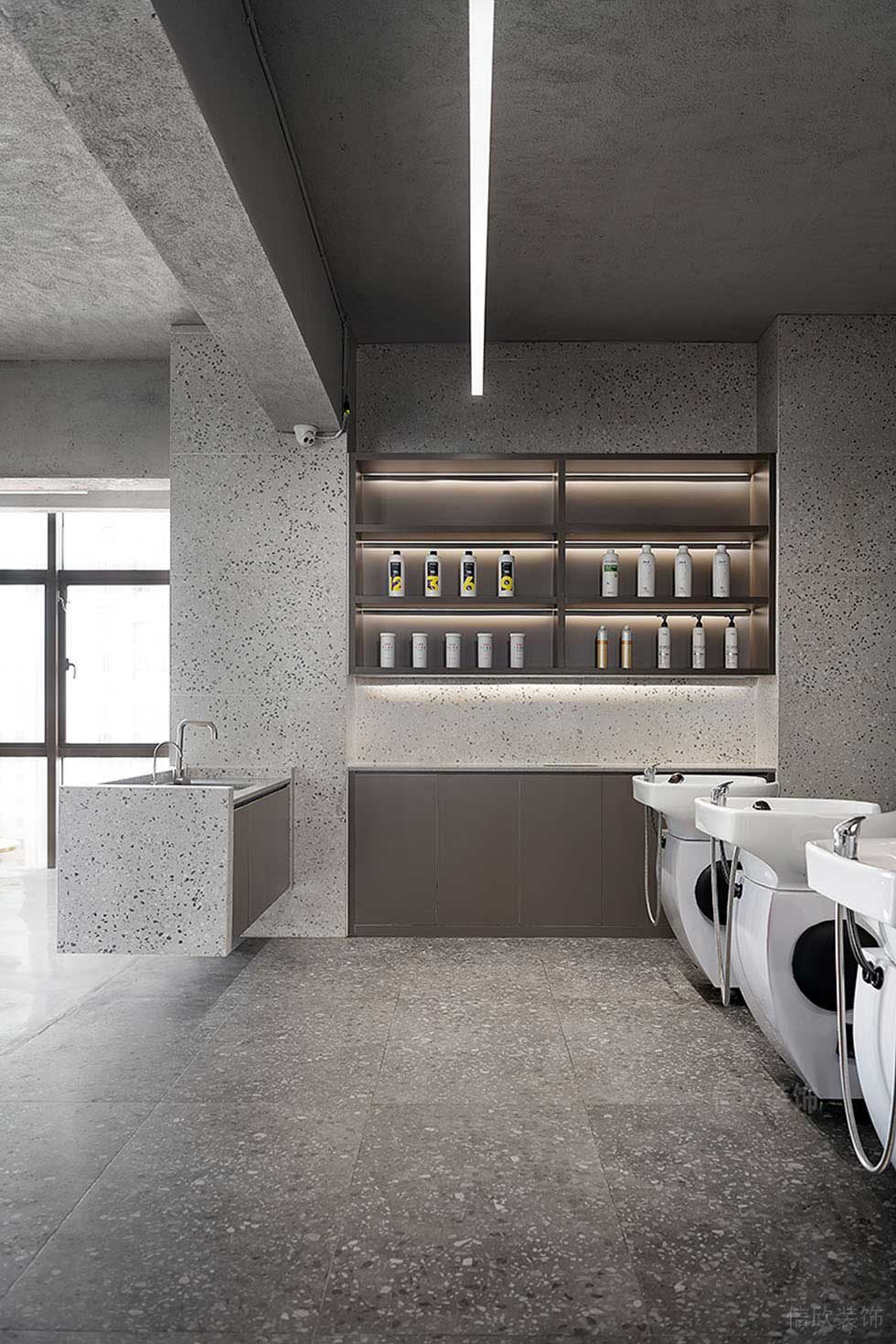 現(xiàn)代工業(yè)風(fēng)理發(fā)店吧臺裝修設(shè)計(jì)