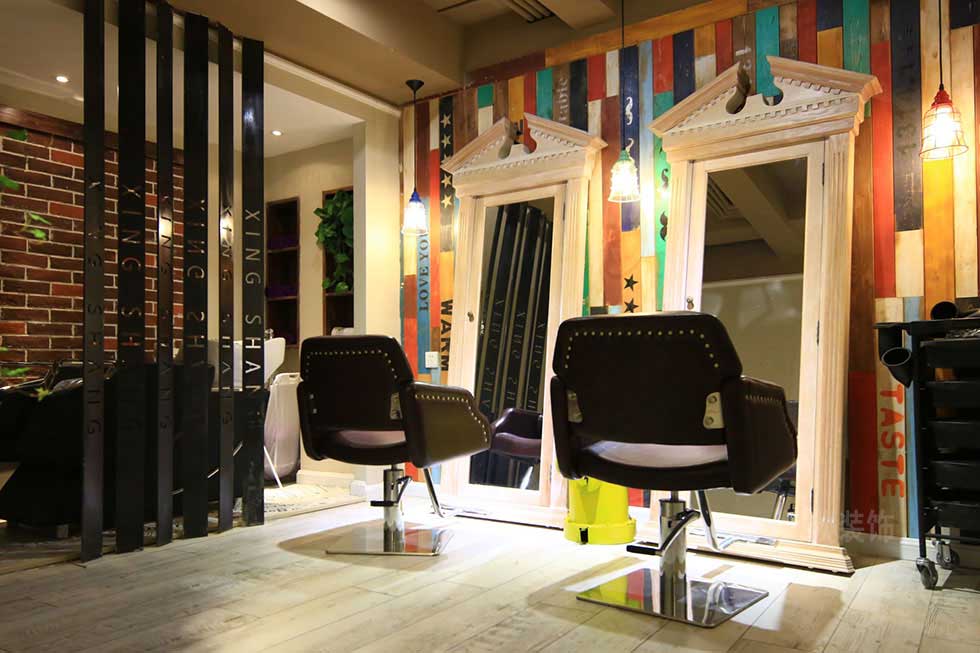 深圳寶安小美發(fā)店發(fā)型區(qū)裝修設計