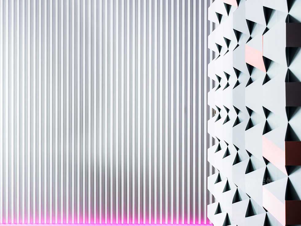 深圳南山工業(yè)風(fēng)美容美發(fā)沙龍背景墻裝修案例