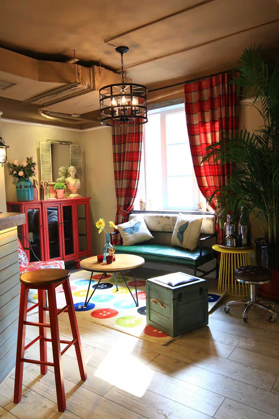 深圳寶安小美發(fā)店休閑區(qū)裝修設計