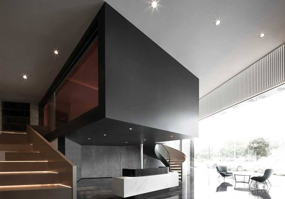 木質(zhì)內(nèi)嵌式腳燈直線燈帶led設(shè)計(jì)黑色現(xiàn)代辦公室過道裝修