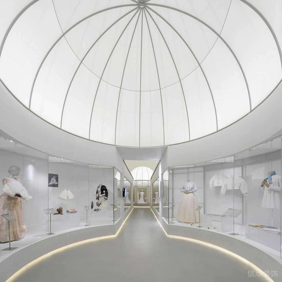 玻璃天花裝修簡約風現(xiàn)代燈飾設計效果博物館