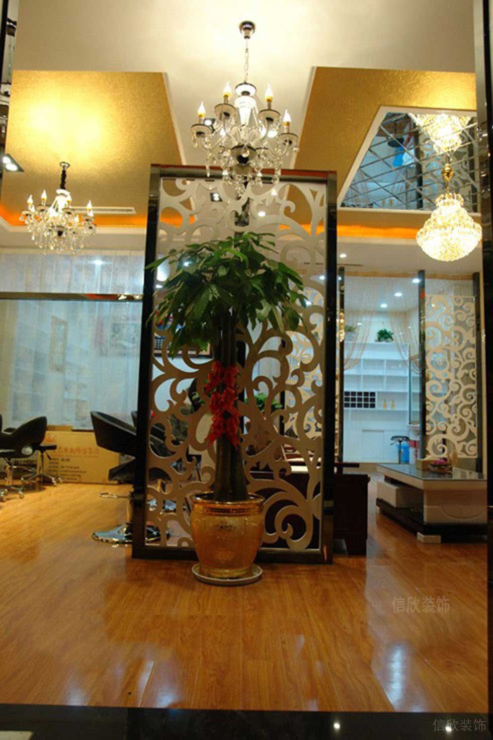 鏤空墻體效果圖黑色金屬墻體門框裝修輕奢風(fēng)發(fā)廊設(shè)計(jì)效果圖