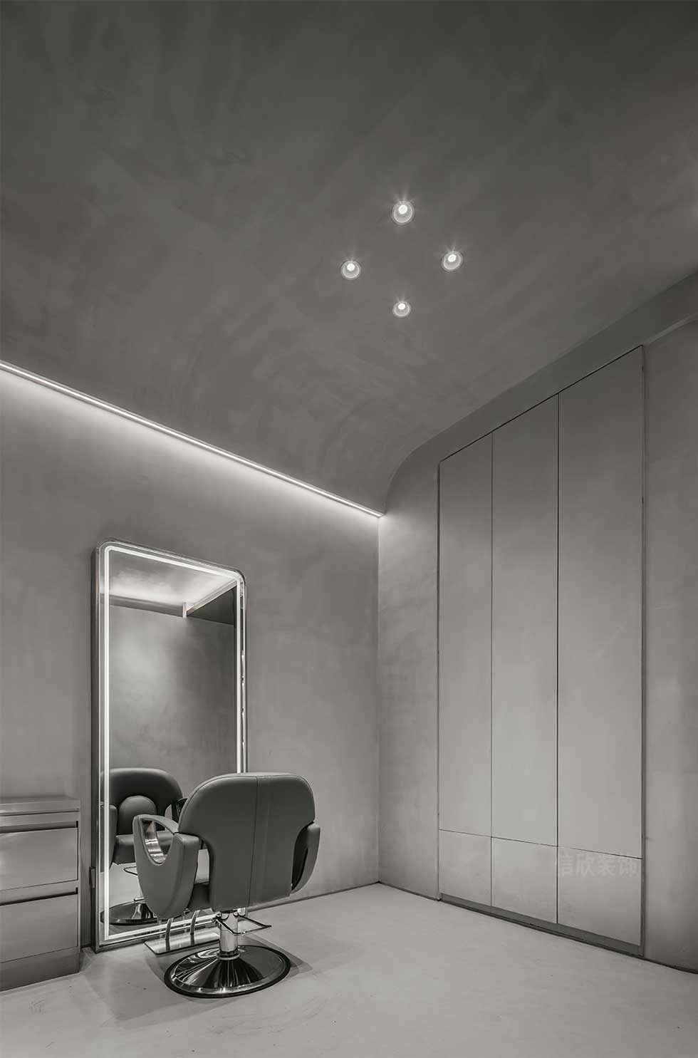 深圳龍崗工業(yè)風(fēng)美發(fā)沙龍?jiān)煨蛥^(qū)裝修設(shè)計(jì)