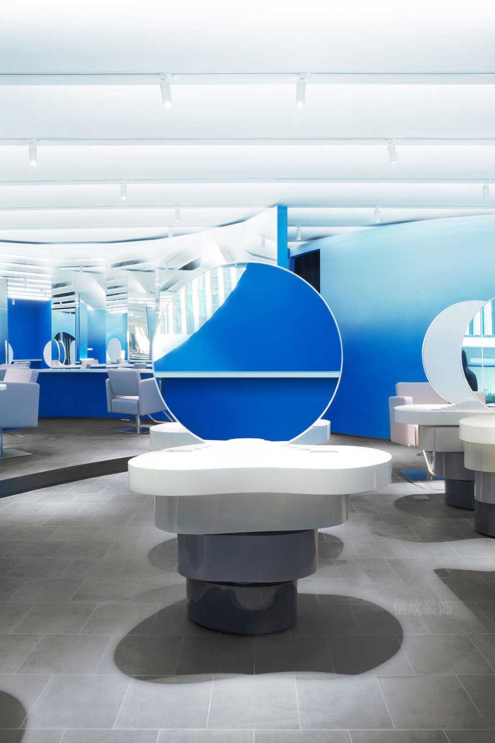 深圳福田藍(lán)色的美容美發(fā)店大廳裝修