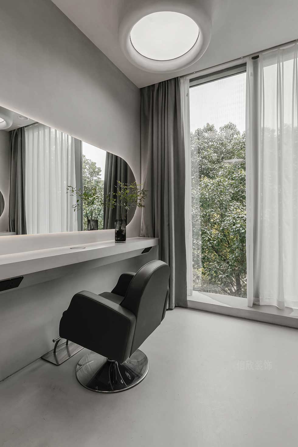 深圳龍崗工業(yè)風(fēng)美發(fā)沙龍?jiān)煨蛥^(qū)裝修設(shè)計(jì)