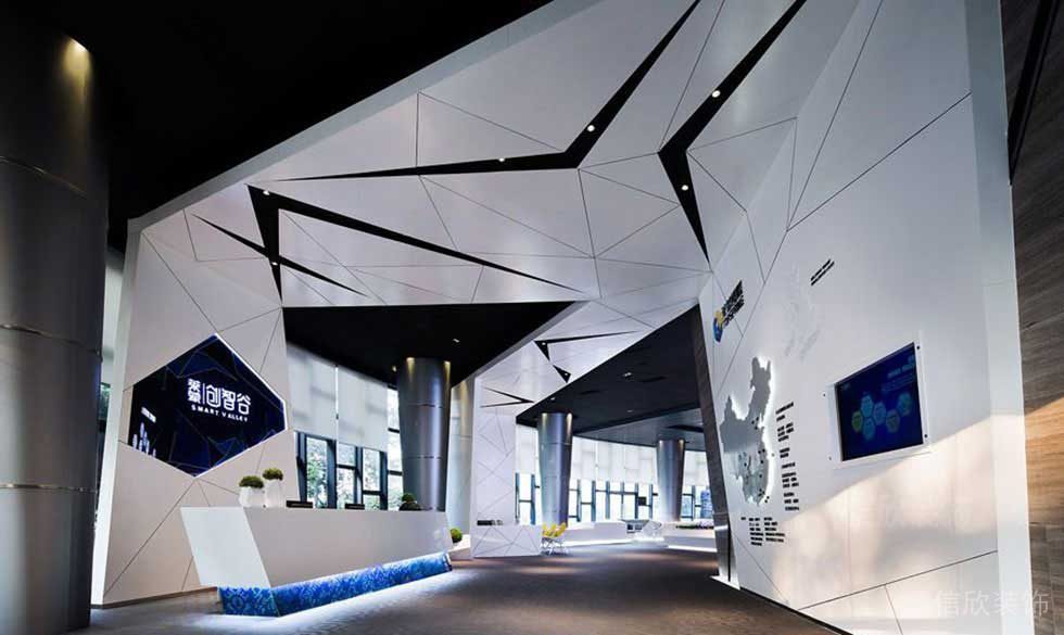 創(chuàng)智谷新型互聯(lián)網(wǎng)小型工作室裝修效果圖天花創(chuàng)意幾何天花吊頂拼接設(shè)計(jì)科技未來(lái)風(fēng)