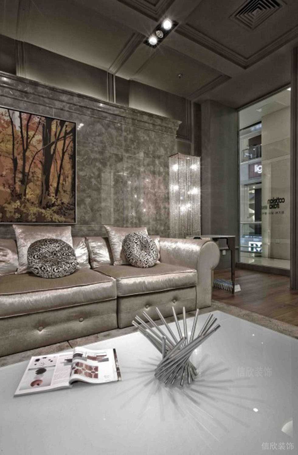 客廳裝修效果圖銀色工業(yè)風玻璃店鋪裝修樣板間效果圖