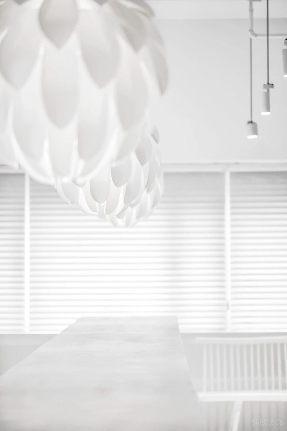 極簡(jiǎn)風(fēng)格辦公室休閑廳藝術(shù)吊燈效果圖