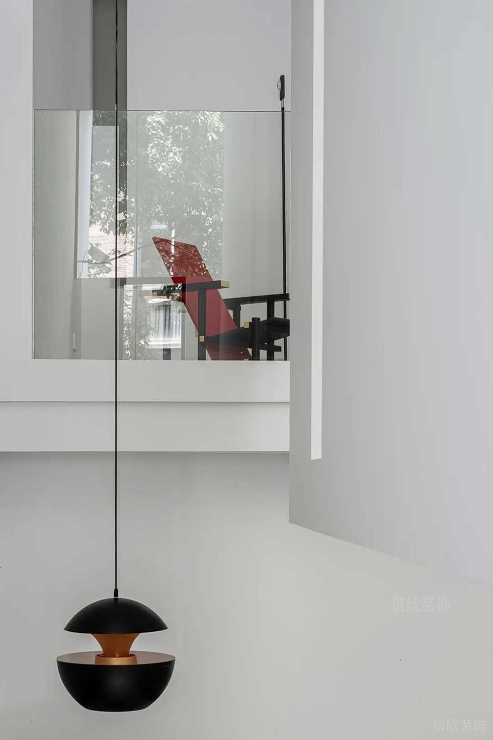 極簡(jiǎn)風(fēng)格辦公室藝術(shù)吊燈效果圖