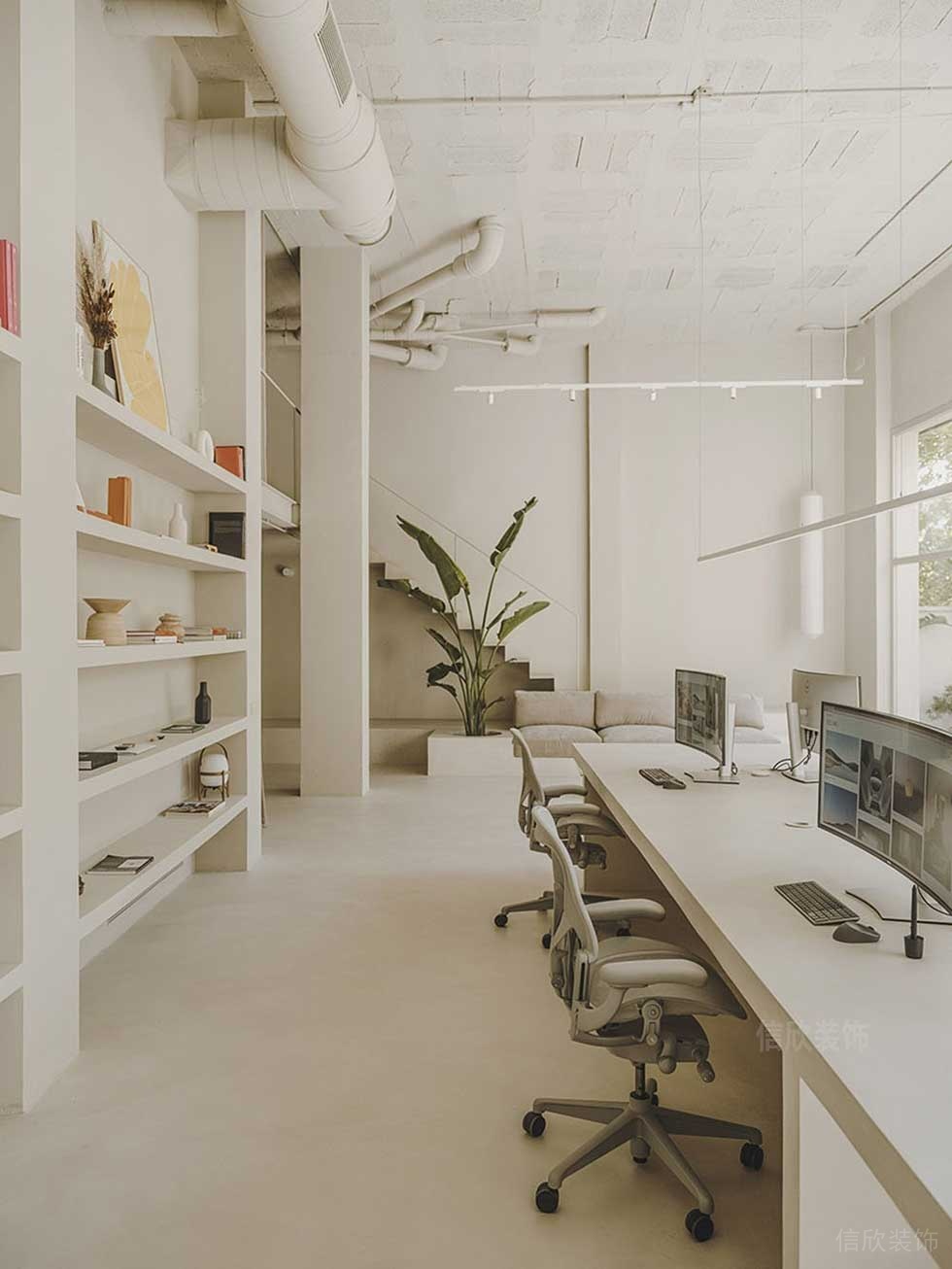 極簡風(fēng)格公司案例開放式辦公區(qū)裝修圖