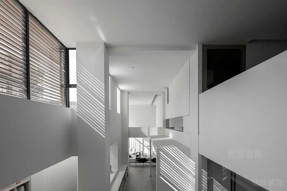 簡(jiǎn)約風(fēng)格辦公室一層中控過道裝修圖