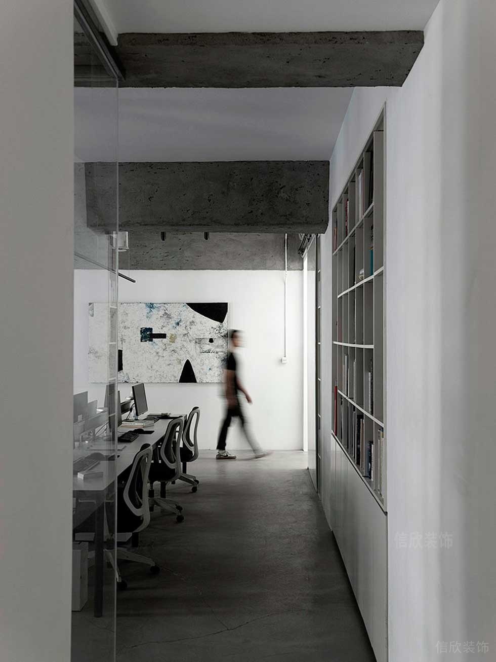 簡約工業(yè)風(fēng)公司辦公區(qū)過道裝修圖