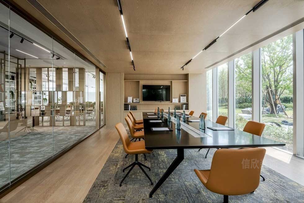 現(xiàn)代簡(jiǎn)約風(fēng)格辦公空間商務(wù)會(huì)議室效果圖