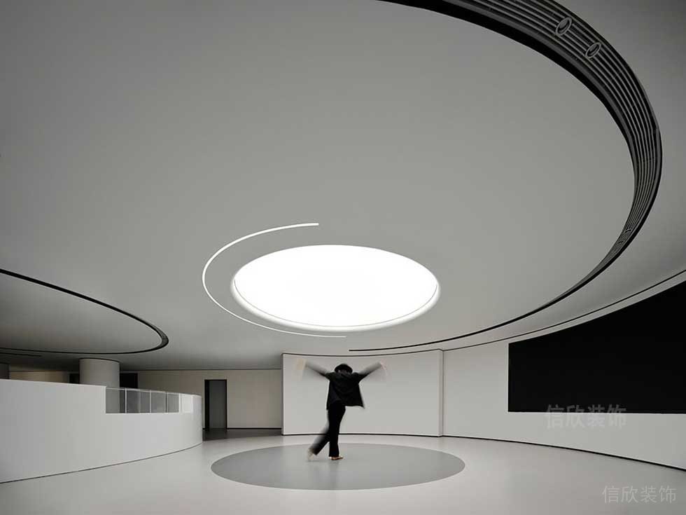 現(xiàn)代簡(jiǎn)約風(fēng)格辦公室多功能活動(dòng)廳裝修圖